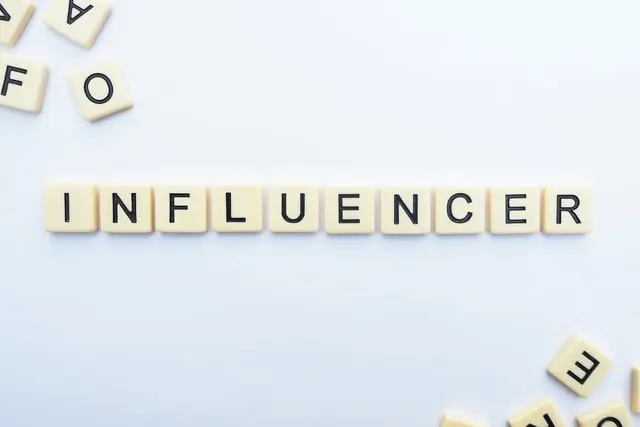 napis influencer